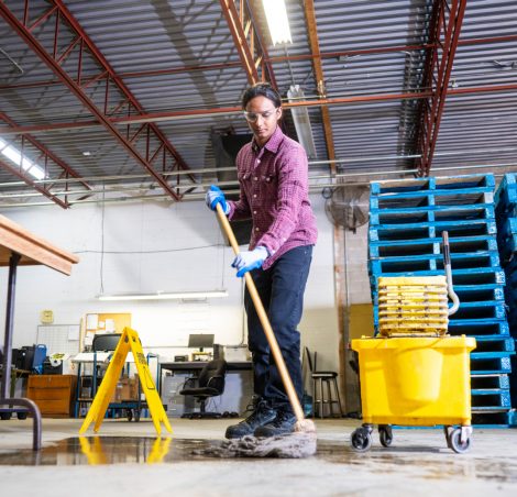 warehouse cleaning and maintenance 1 470x452 - Warehouse cleaning and Maintenance